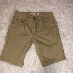 Kids Levi’s 511 khaki shorts